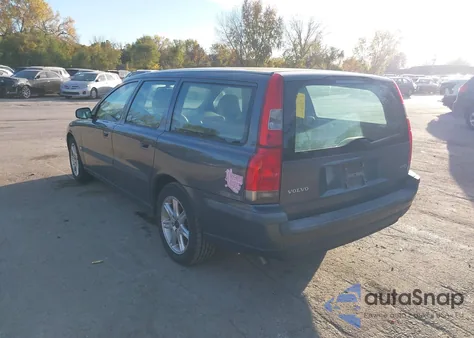 2004 Volvo V70 2.4 from USA, damaged, VIN YV1SW61T242404411
